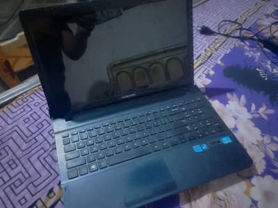 Samsung laptop 320gb rom 4 gb ram 1 gb graphics card
