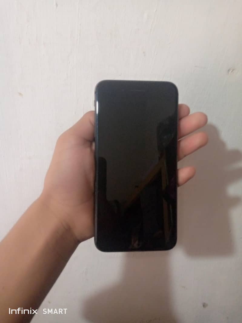 Apple iPhone 8 Plus 0