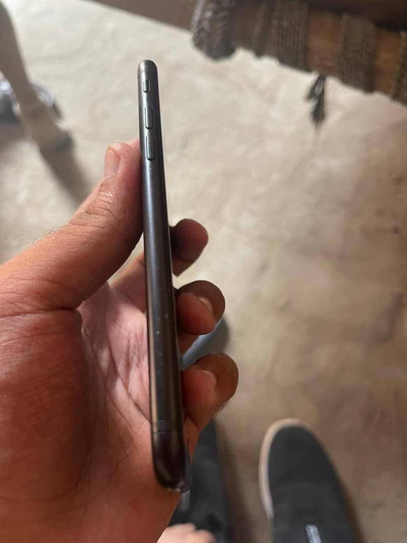 Apple iPhone 7 3