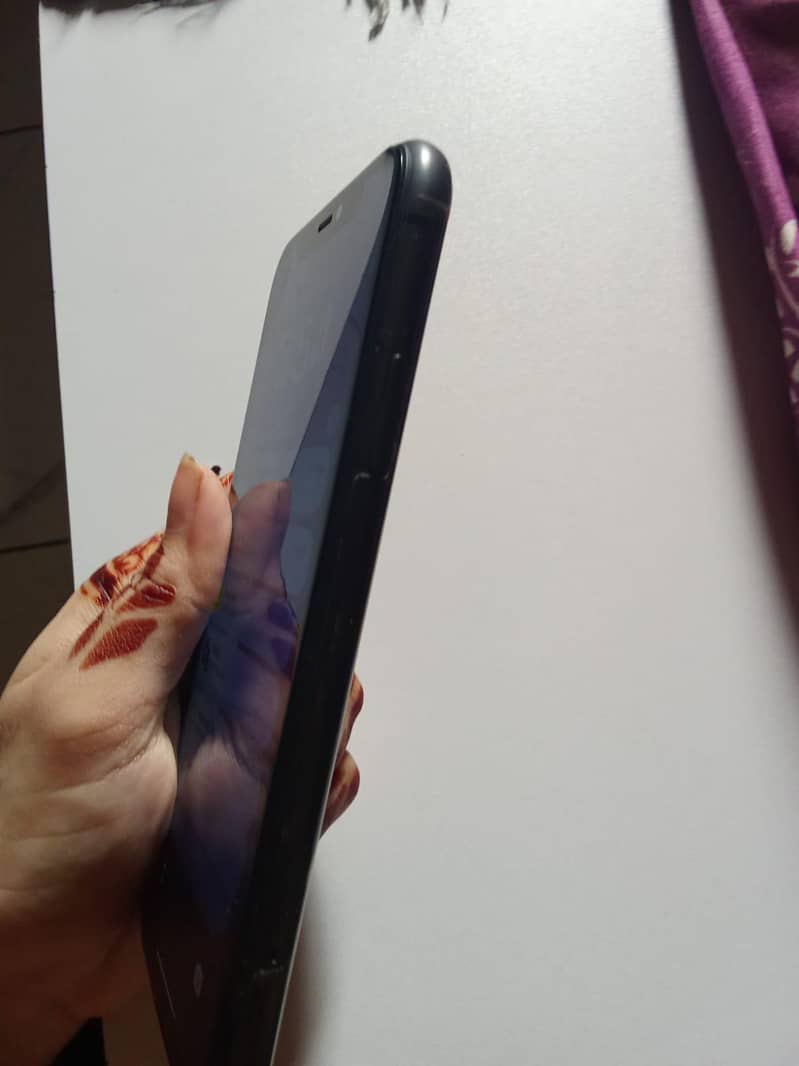 Apple iPhone 11 3