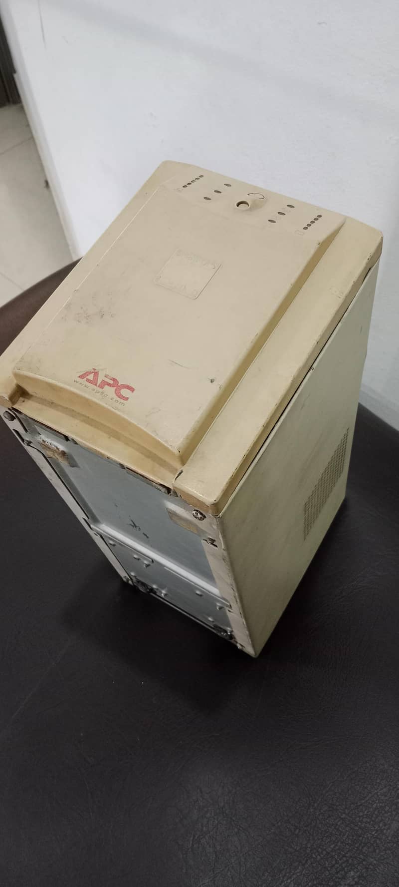 APC Solar System 3x250W Panels with UPS & Controller Setup 1