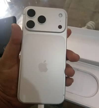 Apple iPhone 17 Pro Max jv