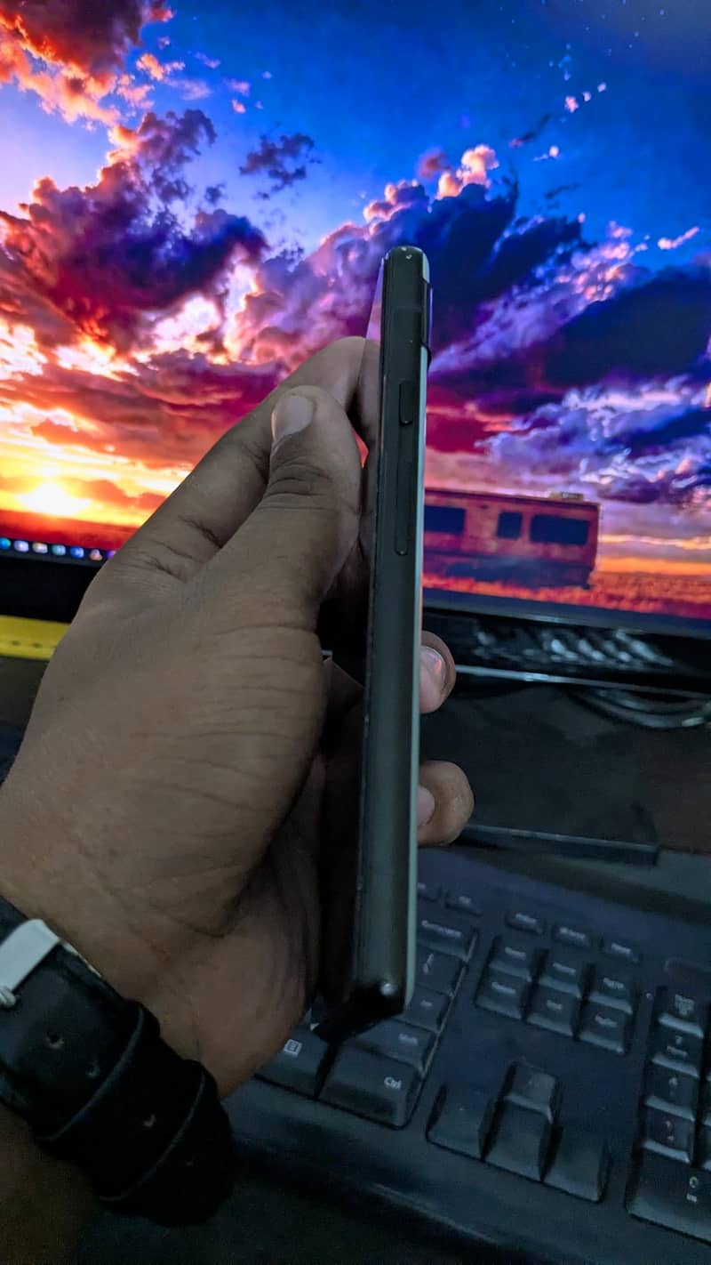 Google Pixel 6a 4