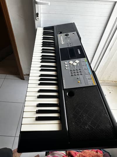Yamaha PSR-E233 Keyboard – Excellent Condition – Rs. 45000