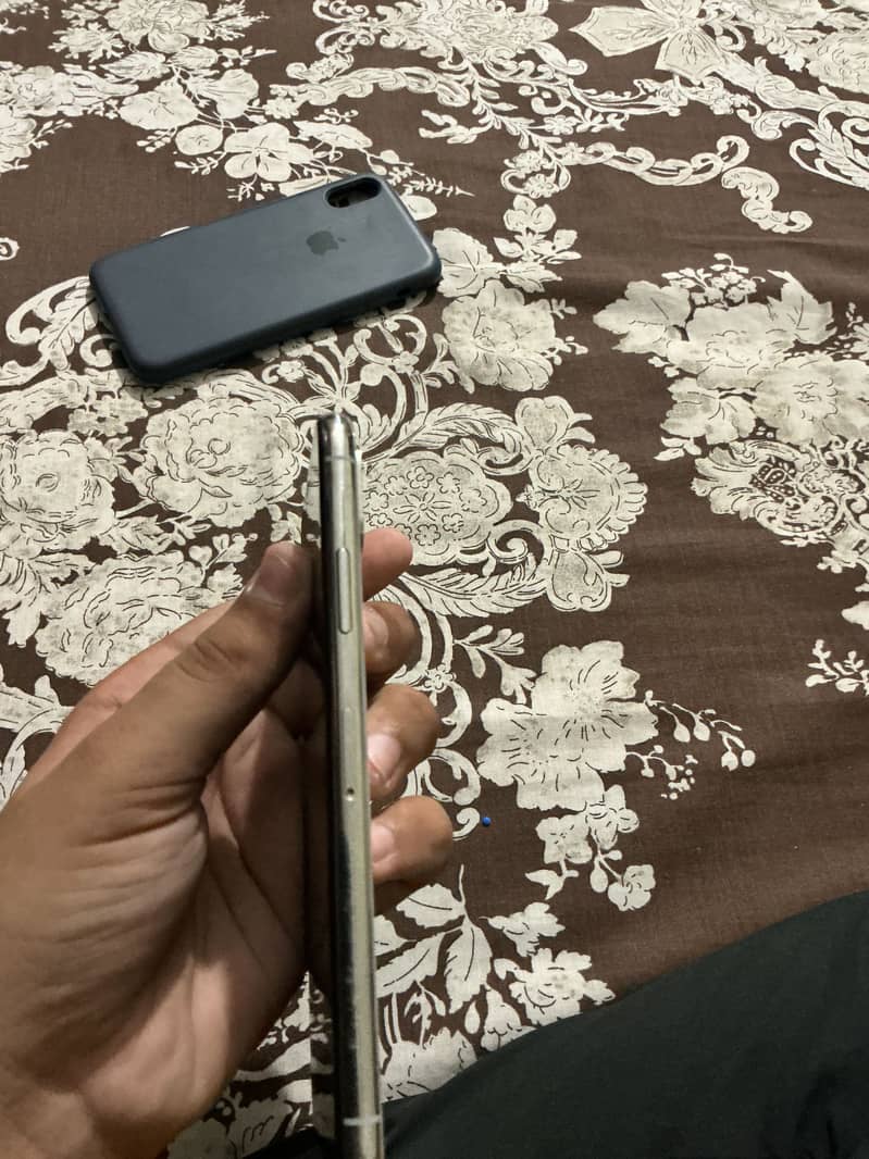 Apple iPhone X 0