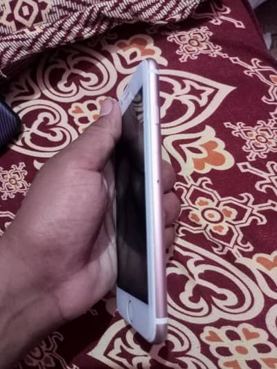 Apple iPhone 7