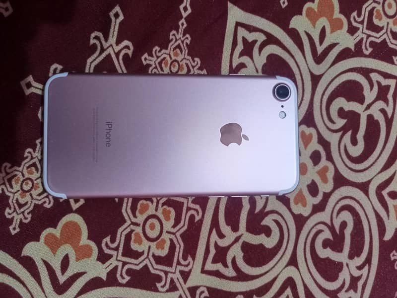 Apple iPhone 7 2