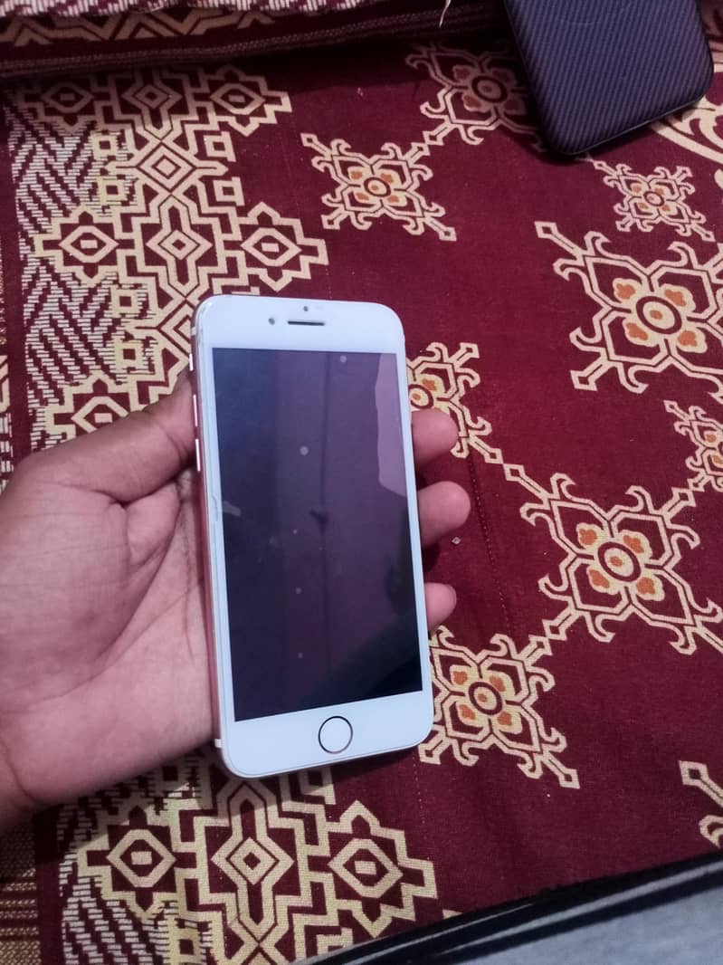 Apple iPhone 7 3