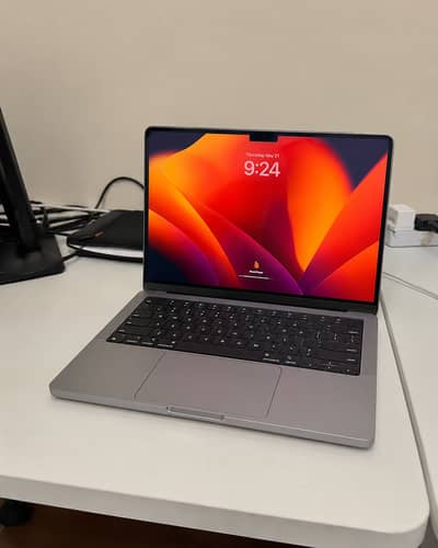 Unused MacBook Pro 14-inch M3 2023 | 8GB/512GB | Box + Sleeve