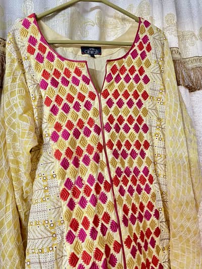 Almirah 2 piece  Large size Condition like new  2500 only