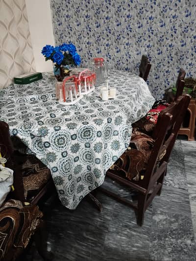 6 chairs 1 table black Tali wood