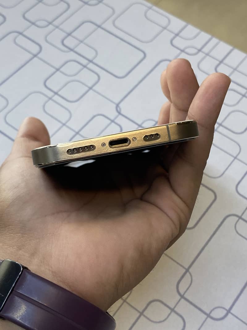 Apple iPhone 12 Pro 2