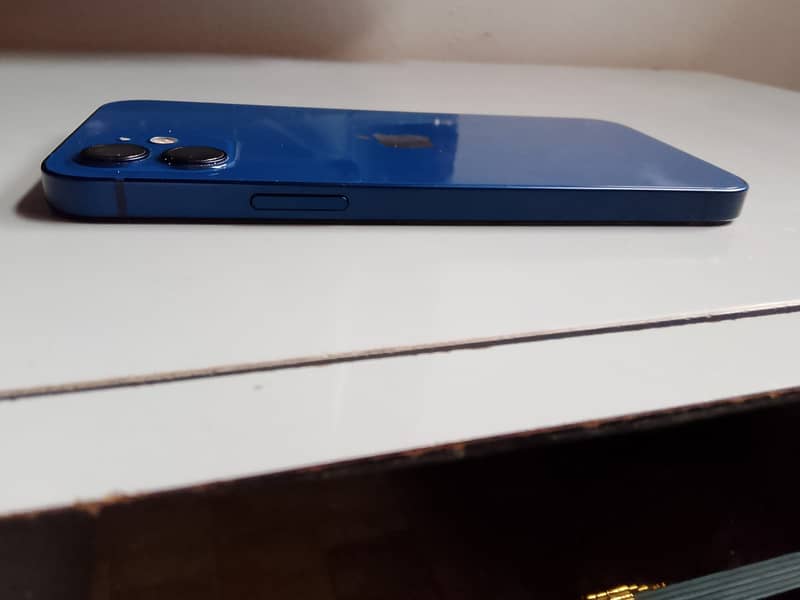 Apple iPhone 12 3