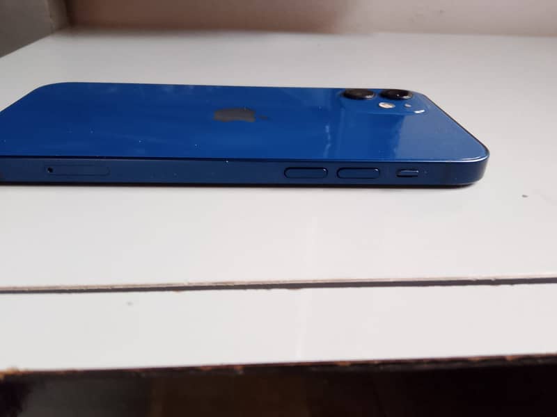 Apple iPhone 12 6