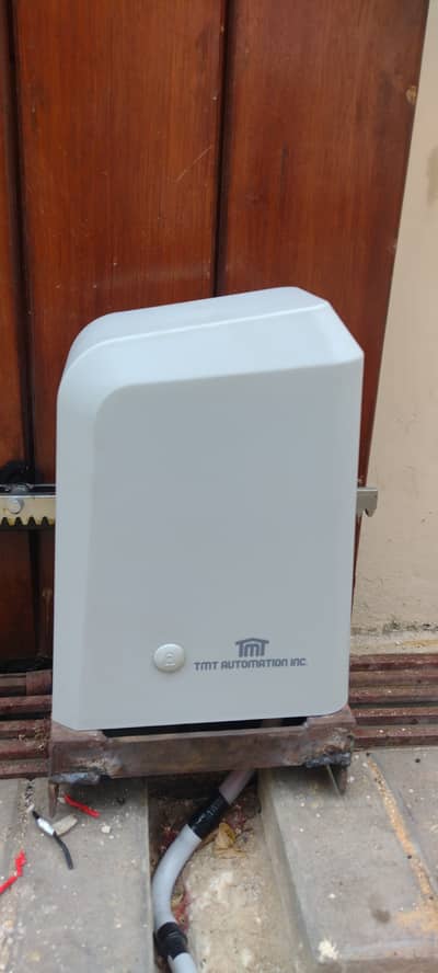 Taiwan Sliding Gate Motor With Mobile app / Automation/ Swing Gate