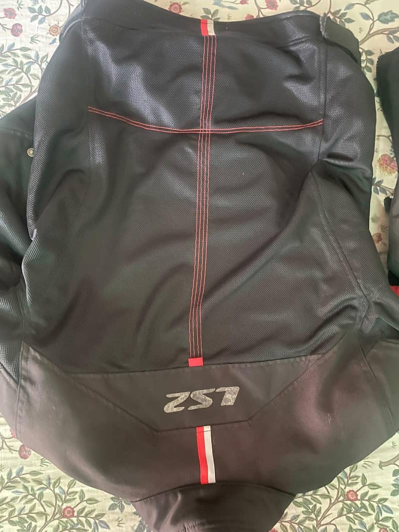 LS2 jacket 1