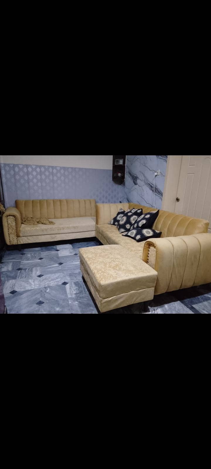 L shape sofa 0