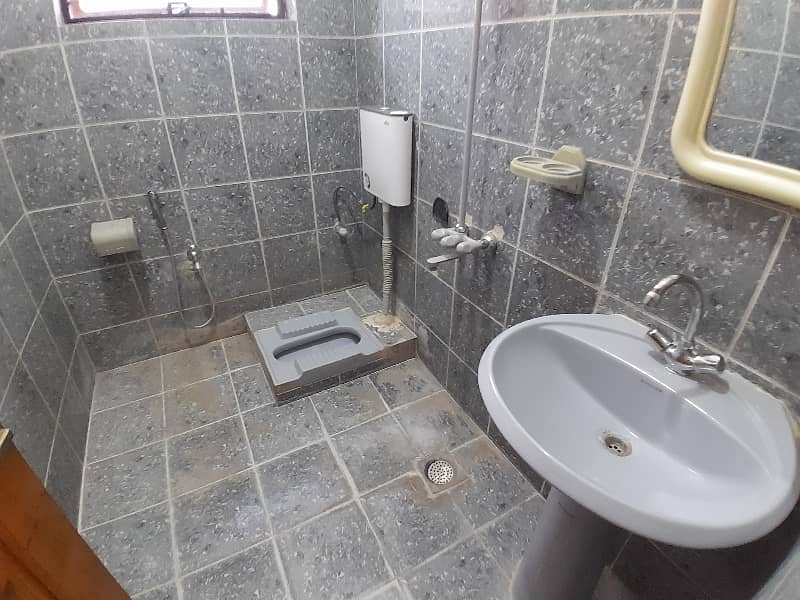 Upper Portion For Rent 7