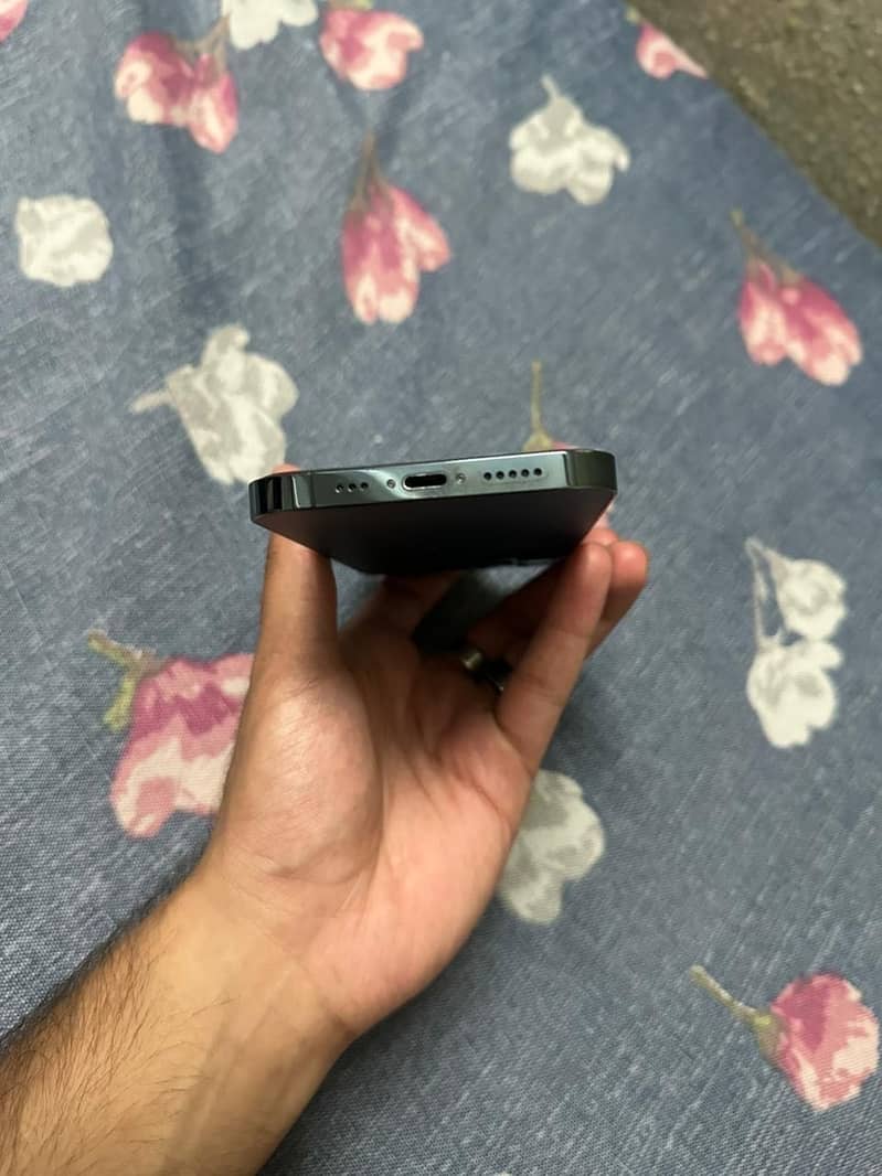 iPhone 12 Pro 4