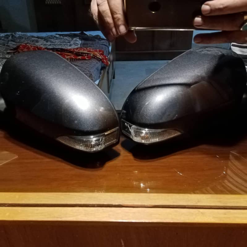 vitz 2013 side mirrors 2