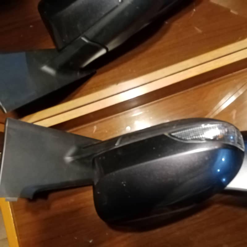 vitz 2013 side mirrors 3
