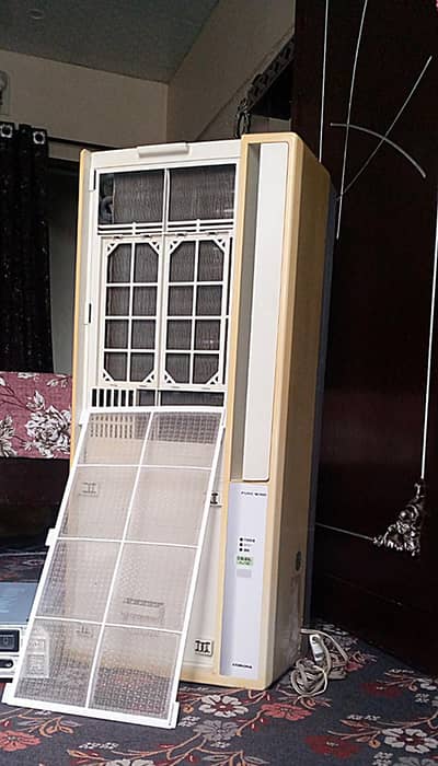 Corona 110v inverter Ac 0.75 ton in mint  condition