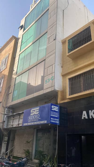 *Office space for rent* 820 s/f 4 chambers A Market Near kabyees. 4rth floor no lift. Rent Only. 70k. . . 60 sy 65 k final try. ShahBaz BaLoch 0322.5996882