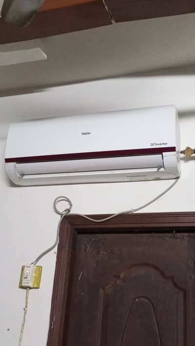 Only 6 months used AC / like NEW