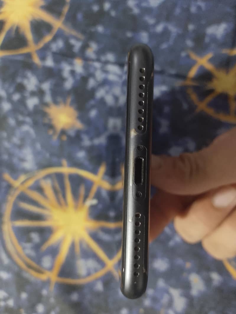 Apple iPhone 8 Plus 1
