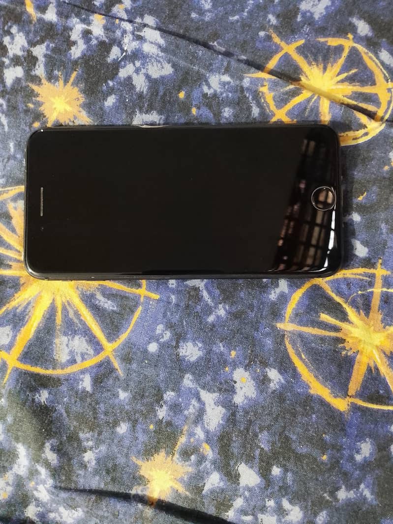 Apple iPhone 8 Plus 3