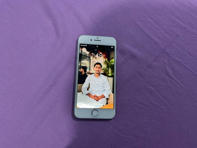 Apple iPhone 7 0