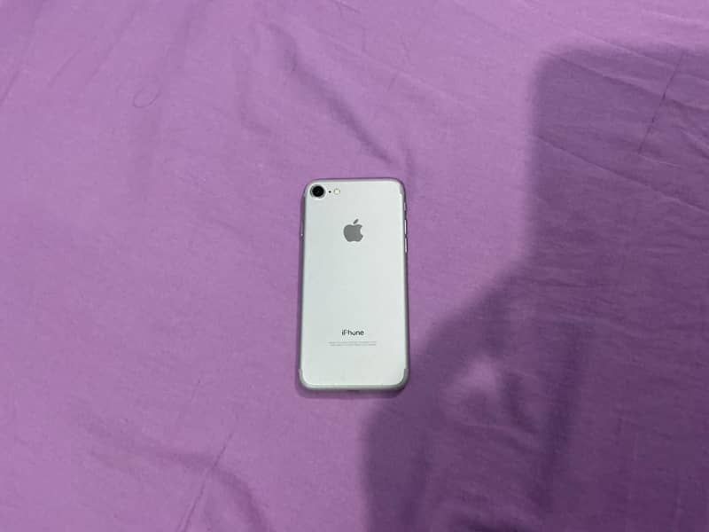 Apple iPhone 7 2