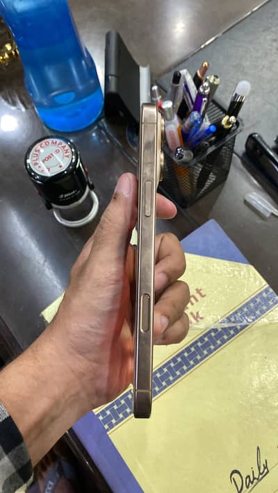 Apple iPhone 16 Pro Max