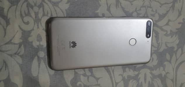 Huawei Y6 for sale read caption