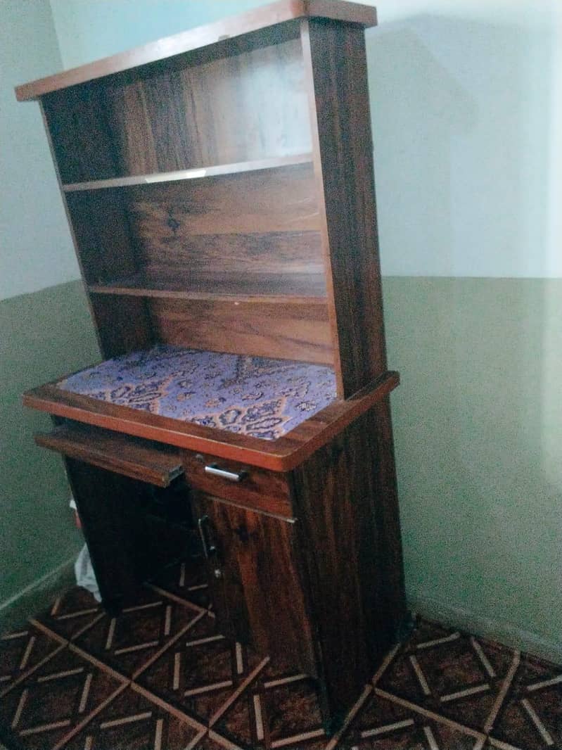 study table 0