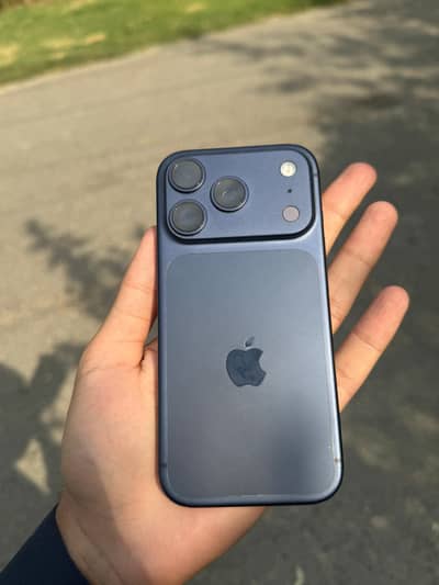iphone 17 pro  nice condition