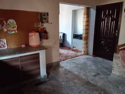 Prime Location 3 Marla House In Madina Town