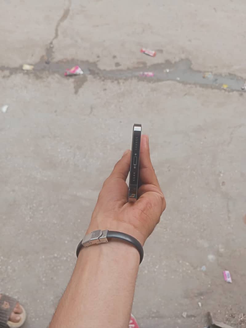 Apple iPhone 13 Pro Max 3