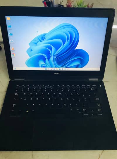 Dell Laptop lattitude 8 Ram 256 Rom i7 6gen
