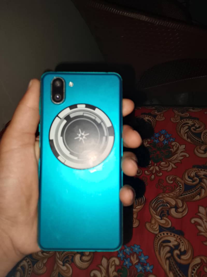 Sharp Aquos R3 1
