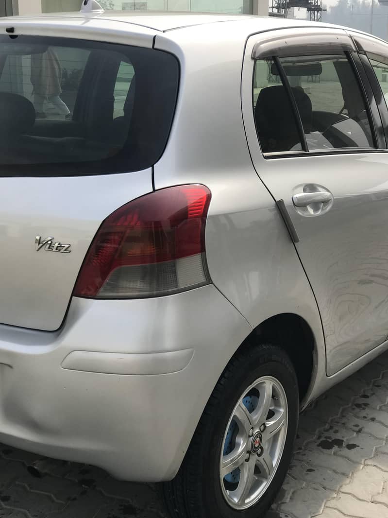 vitz 2010/13 3