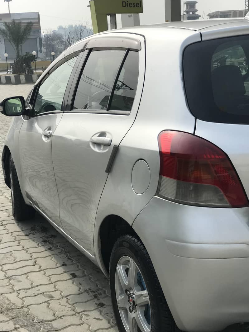 vitz 2010/13 8
