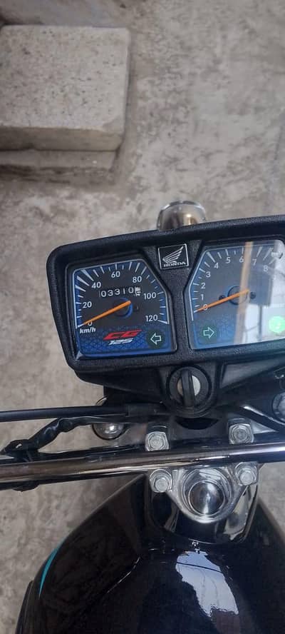 Honda 125 black