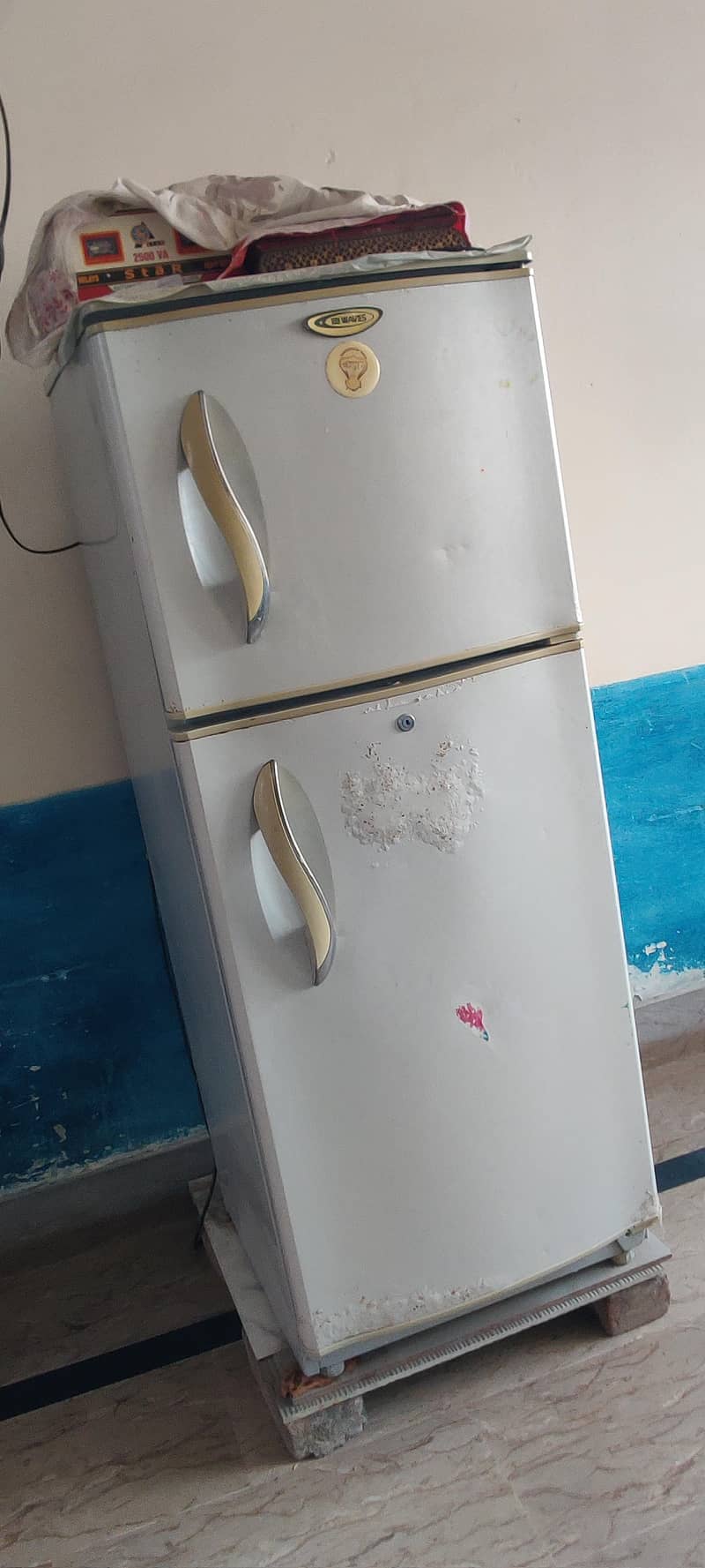 waves fridge 0