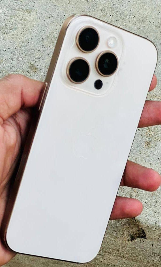 Apple Iphone 16pro 1