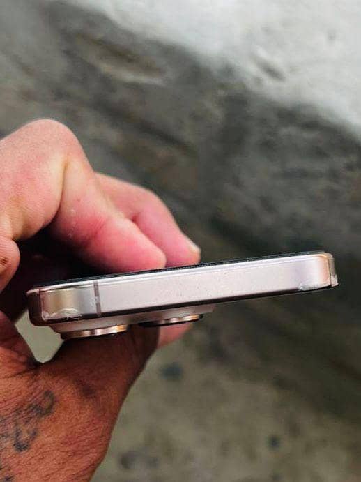 Apple Iphone 16pro 5