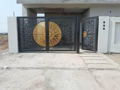 BRAND NEW 10 MARLA LOWER PORTION AVAILABLE FOR RENT IN LDA AVENUE C BLOCK LAHORE.