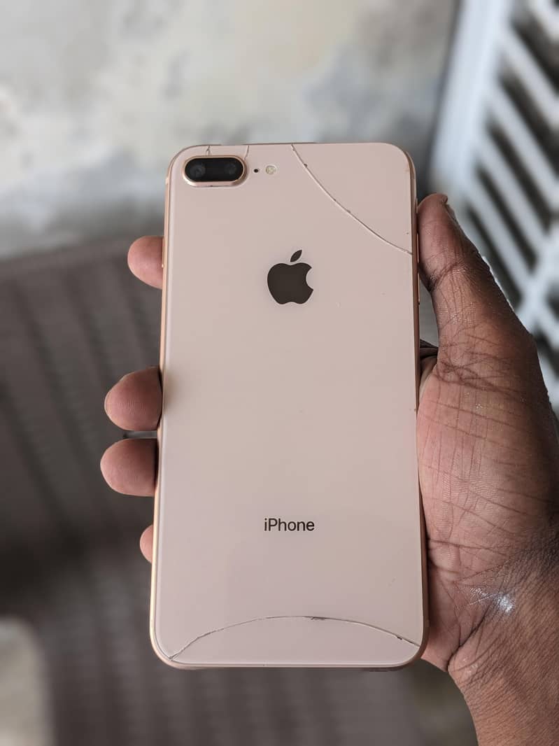 Apple iPhone 8 Plus 0