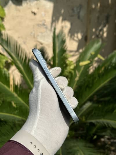 Apple iPhone 15