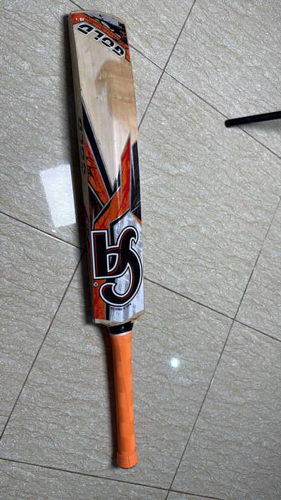 CA 2000 GOLD OFFICIALL CRICKET BAT